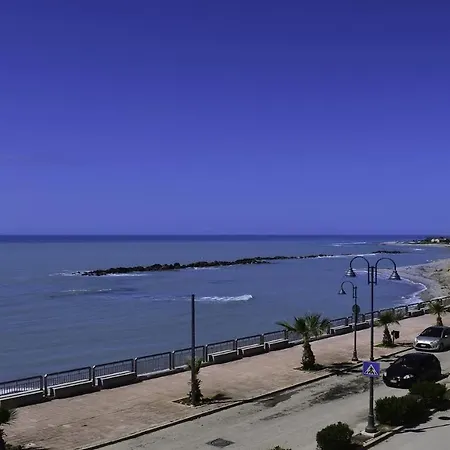 Terrazza Sul Mediterraneo Daire *